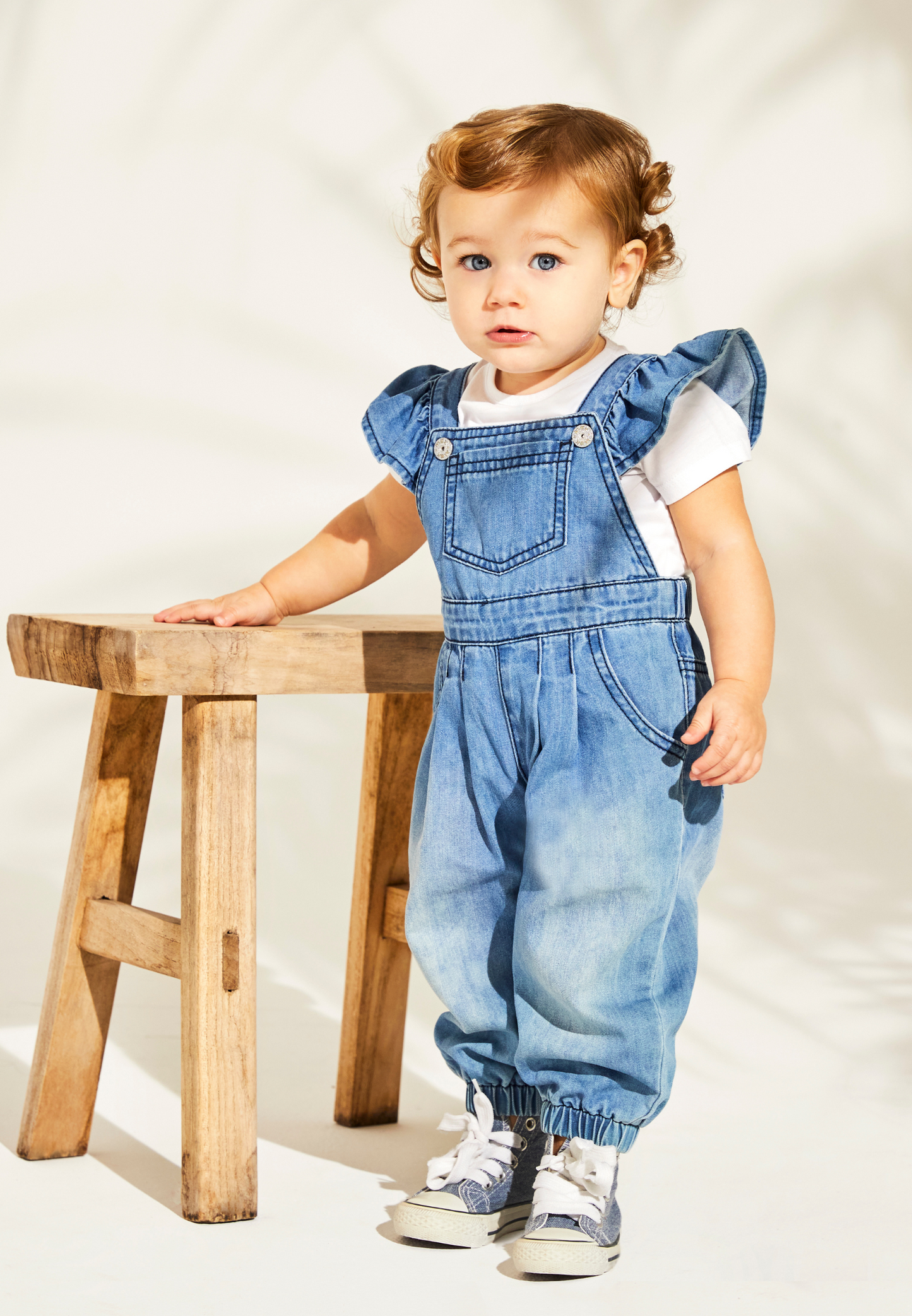 2-Piece Set with Light Denim Overalls and T-Shirt